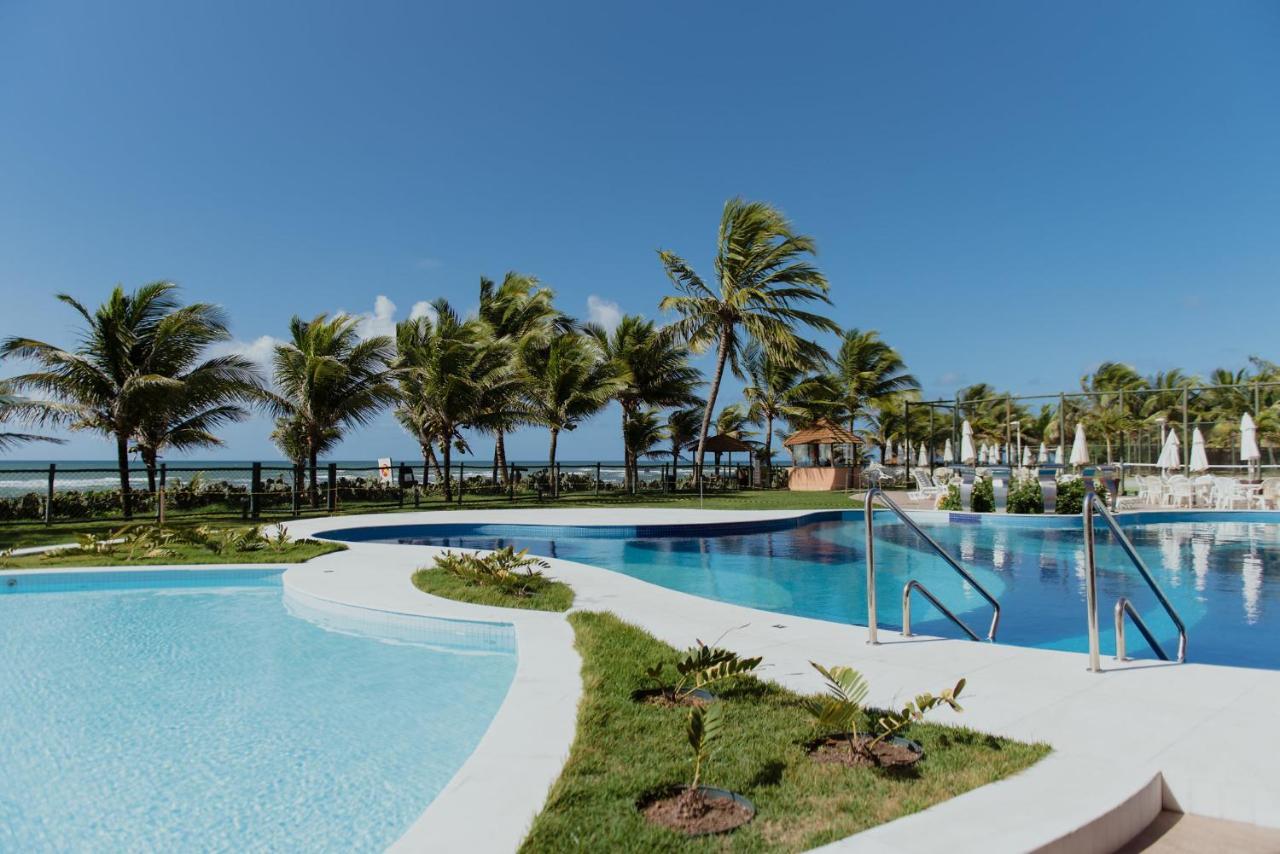 Flat Guarajuba Beira Da Praia Pe Na Areia Exterior foto