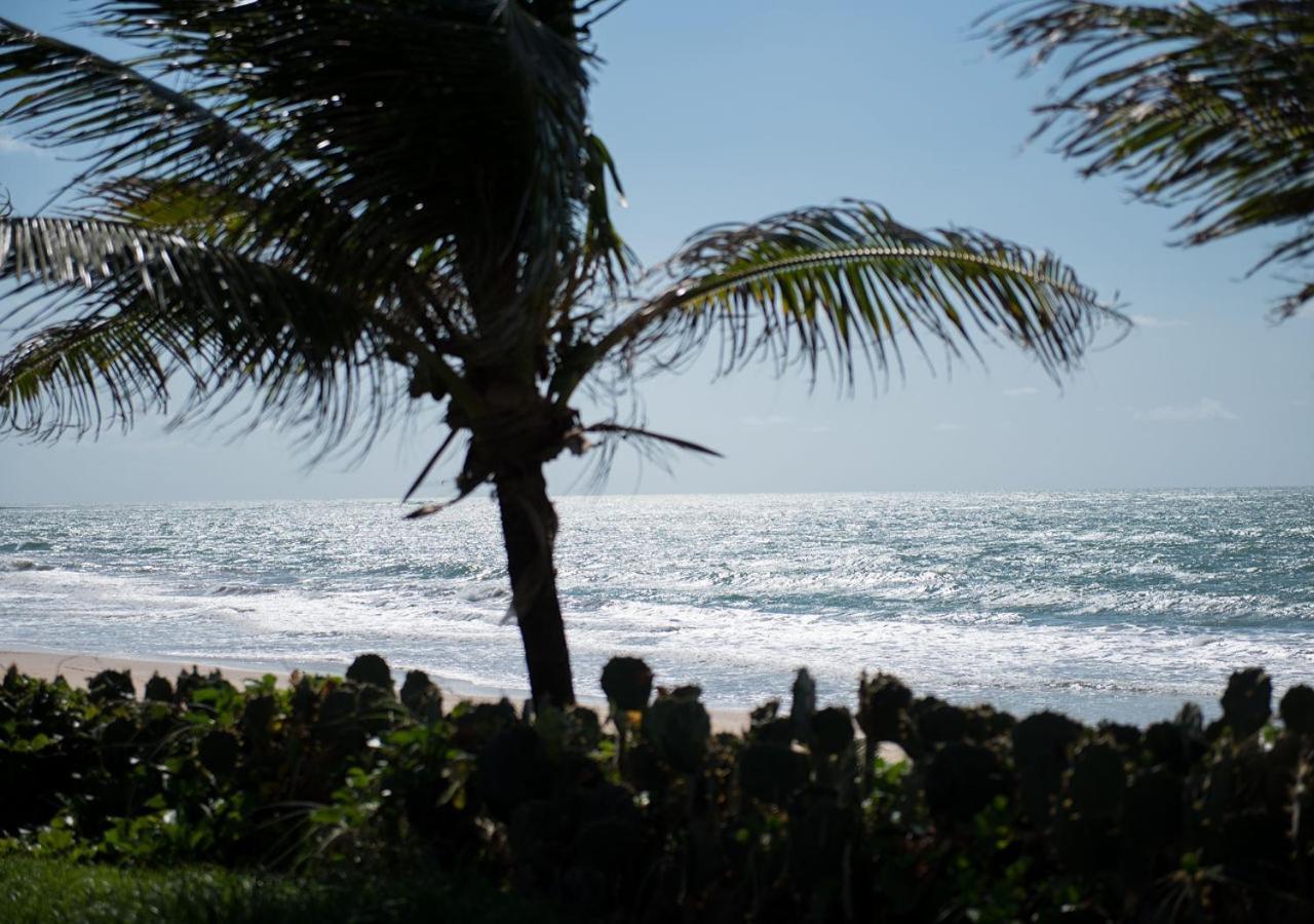 Flat Guarajuba Beira Da Praia Pe Na Areia Exterior foto