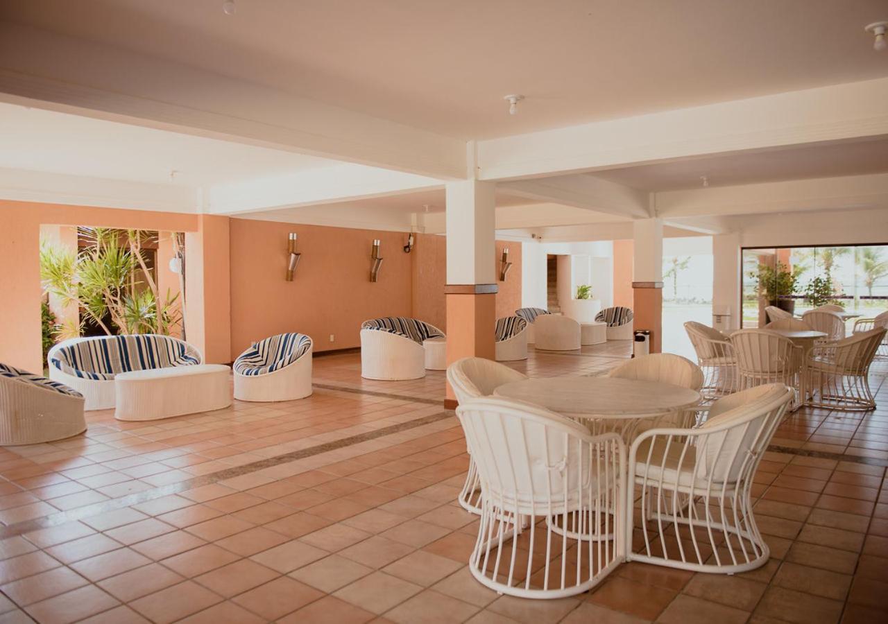 Flat Guarajuba Beira Da Praia Pe Na Areia Exterior foto